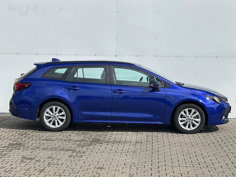 Toyota Corolla 1.8 HSD e-CVT Comfort Tech - fotka 8 z 26
