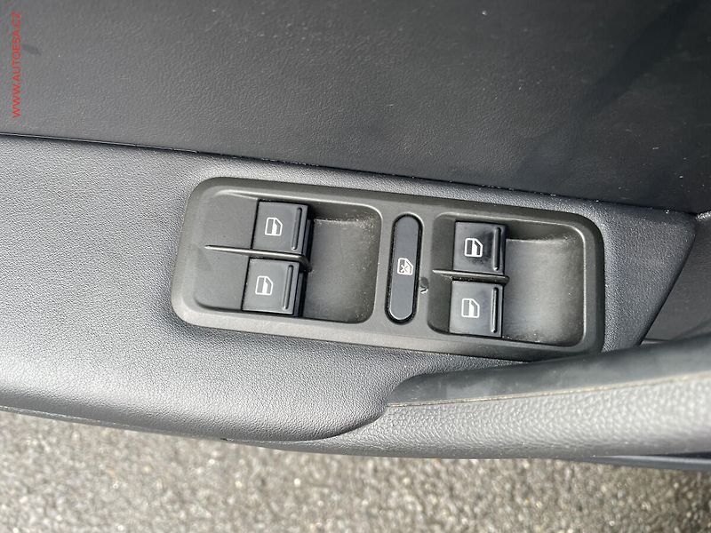 Škoda Yeti (2011) 1.2 TSi, Experience, panor - fotka 19 z 21