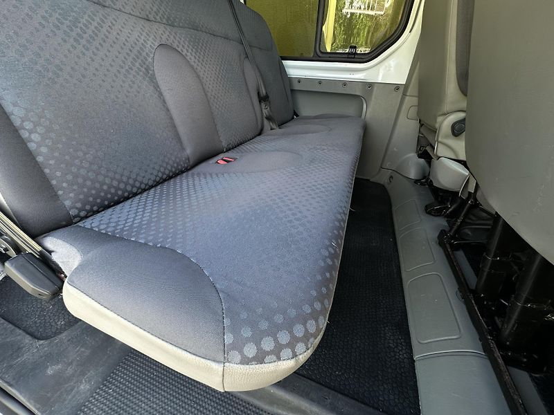 Renault Trafic (2009) 2.0dCi/84kW * KLIMA * 6.Míst  - fotka 13 z 24
