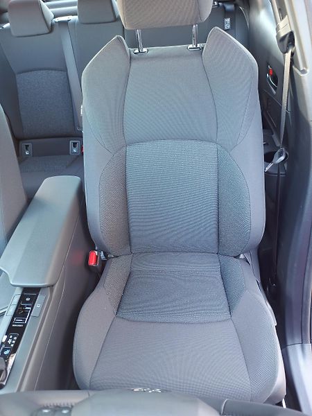 Toyota C-HR (2026) 1.8 FHEV COMFORT  - 0% úrok - fotka 8 z 12
