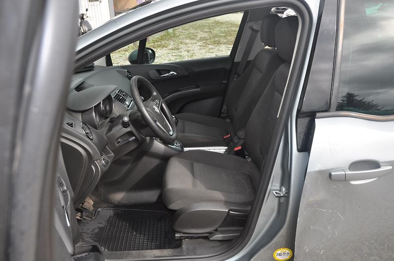 Opel Meriva 1.4i 16V 74kW - fotka 6 z 14