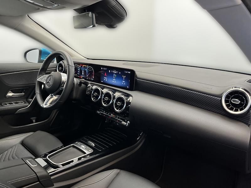 Mercedes-Benz CLA 180d Shooting Brake Progressiv - fotka 15 z 21