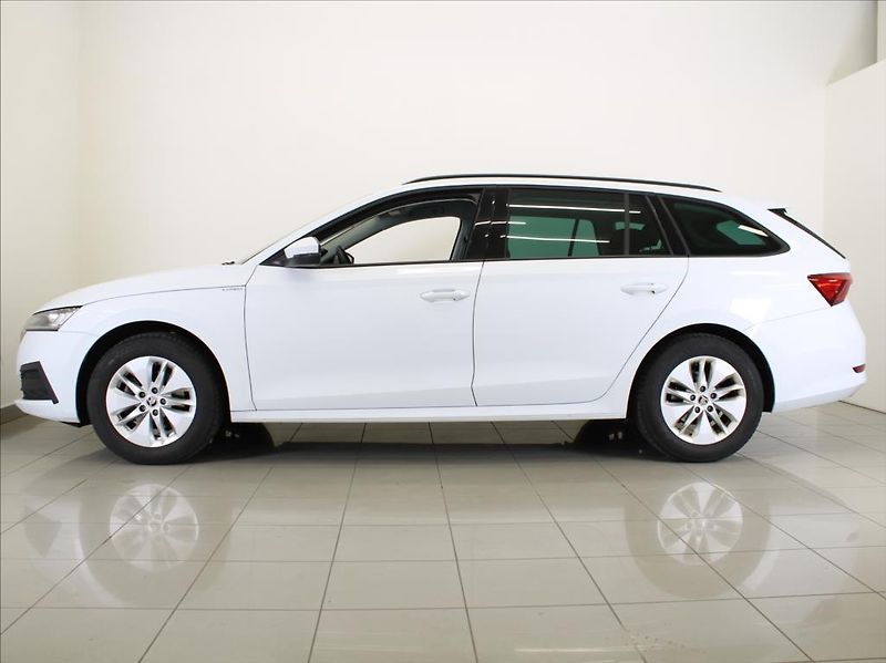 Škoda Octavia 2,0 TDi MT Ambition 47tkm. ČR - fotka 5 z 23