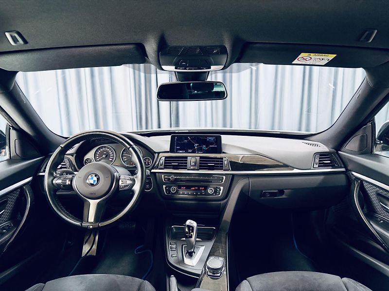 BMW Řada 3 (2015) 335d*X-drive*M-packet*CZ* - fotka 29 z 32