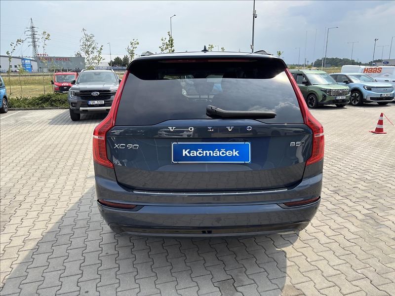 Volvo XC90 2,0 B5 AWD Plus Dark - fotka 4 z 46