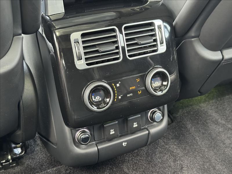 Land Rover Range Rover 5,0 S/C V8 Autobiography AWD Č - fotka 31 z 39
