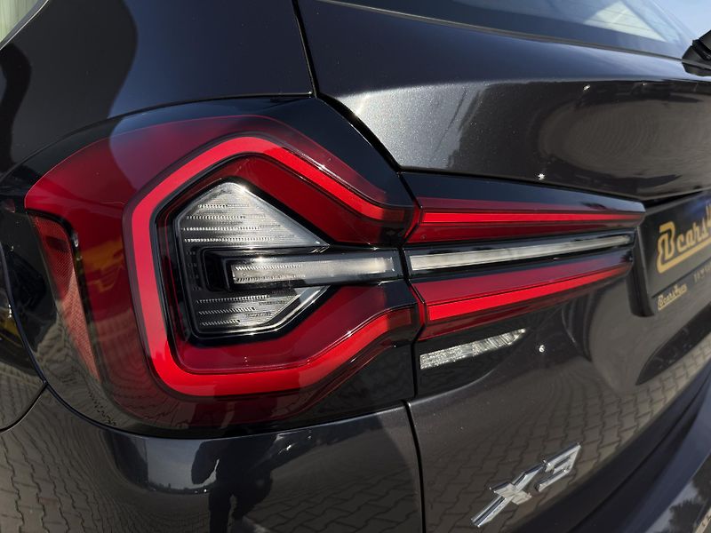 BMW X3 (2022) 30XD 210kW LASER PANORAMA CZ!! - fotka 43 z 43