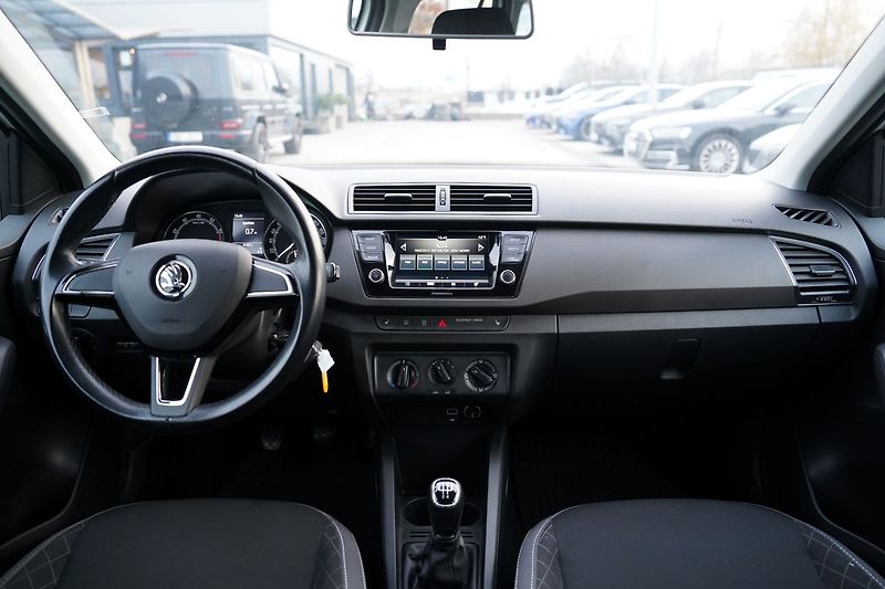 Škoda Fabia 1.0 TSI 70kW Ambition ČR - fotka 23 z 36