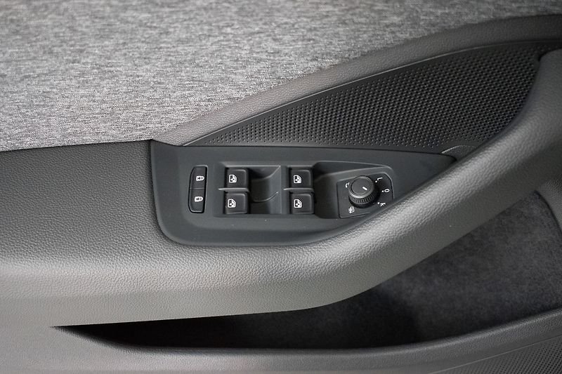 Škoda Superb TDI 142kW 4x4*TAŽNÉ*DPH*ČR 1.M - fotka 17 z 45