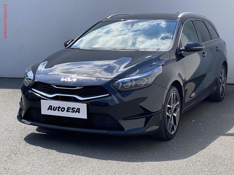 Kia Ceed (2023) 1.5 T-GDi SW, 1.maj,ČR, TOP - fotka 3 z 18
