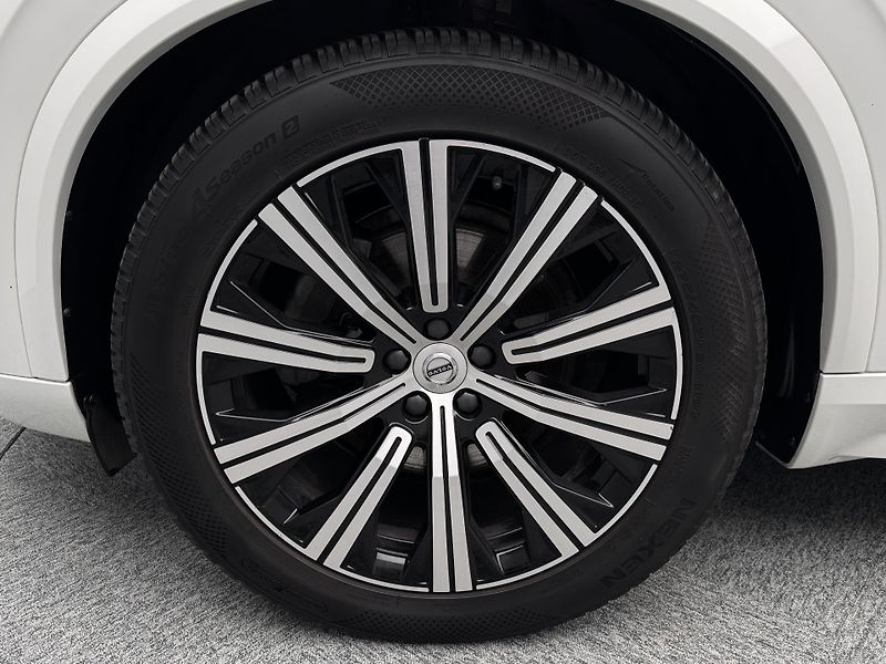 Volvo XC90 B5 AWD INSCRIPTION AUT CZ - fotka 55 z 55