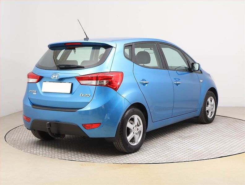 Hyundai ix20 (2017) 1.6 CVVT, ČR,1.maj - fotka 5 z 18