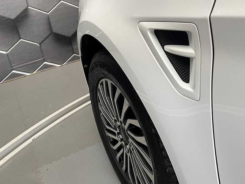 Ford S-MAX 2.0 EB Titanium LED manuál - fotka 51 z 65