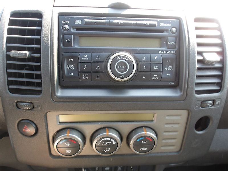 Nissan Navara 2,5TDCi 4x4 NAJ.200000km ! - fotka 27 z 33