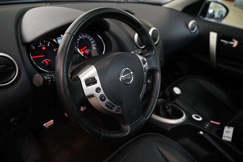 Nissan Qashqai - fotka 14 z 27
