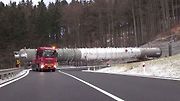 Přeprava chemických aparátů z Ondřejovických strojíren do Bratislavy.