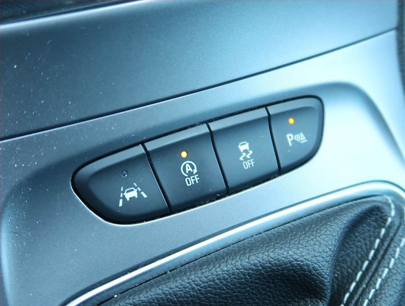 Opel Astra (2019) 1.6 CDTI, Navi, Tempomat - fotka 16 z 20