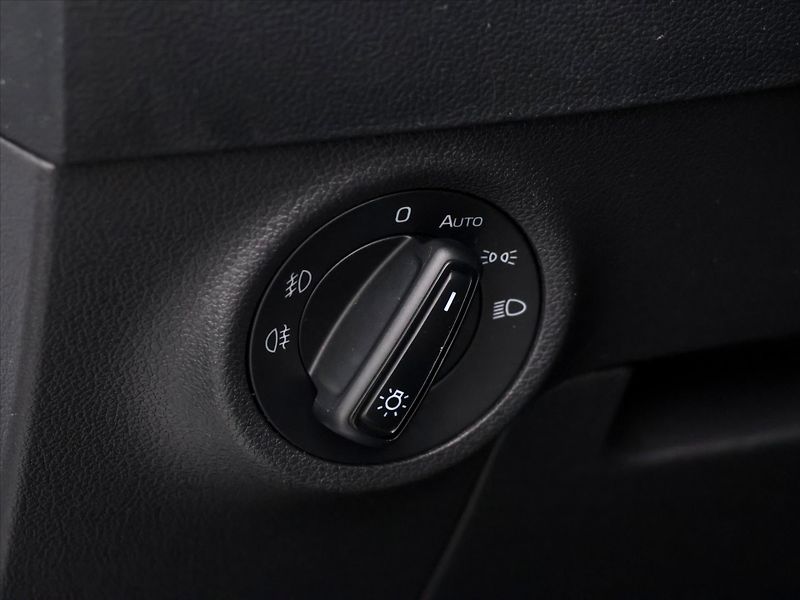 Škoda Karoq 1.5 TSI 110kW DSG CZ Sportline - fotka 15 z 36