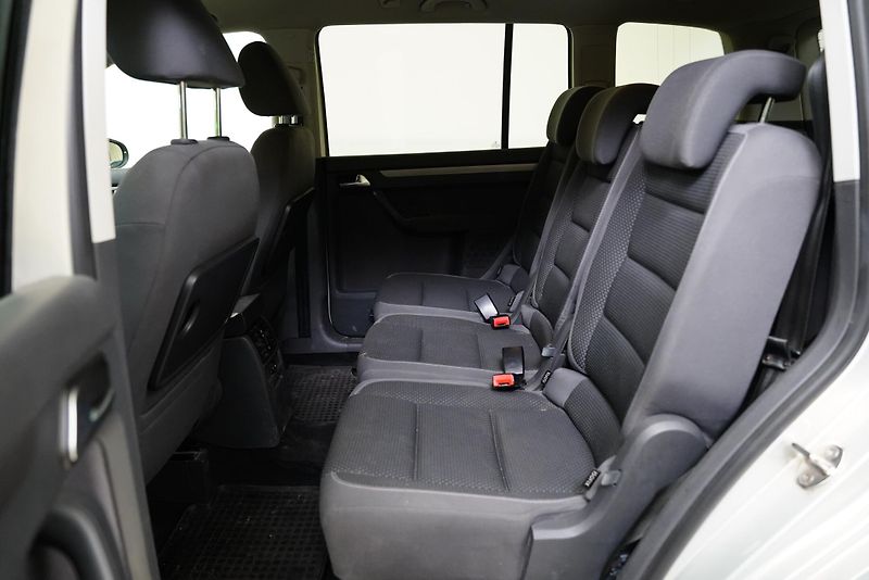 Volkswagen Touran - fotka 21 z 22