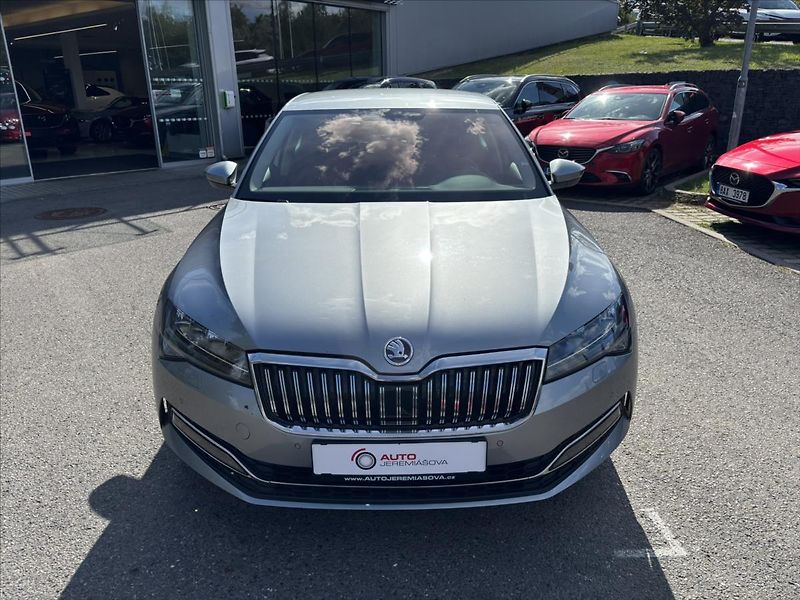 Škoda Superb 2,0 TDi AT Style SERVIS - fotka 8 z 43