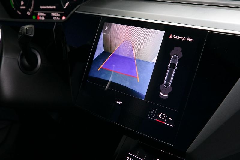 Audi e-tron 55 300kW Kessy Kamera Tažné - fotka 21 z 33