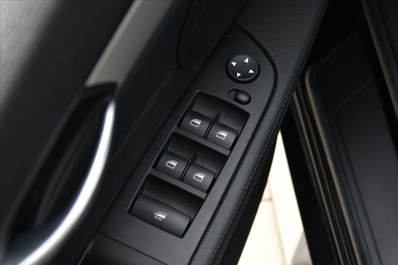 BMW Z4 23i 150kW SERVISNÍ KNIHA ČR - fotka 26 z 26