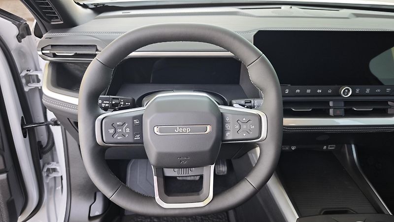 Jeep Compass (2026) Altitude hybrid 145PS automat  - fotka 26 z 40
