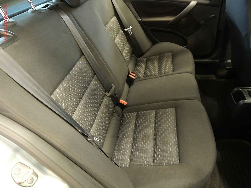Škoda Octavia (2012) 1.4 TSI, 2.maj,ČR, AC, TZ - fotka 13 z 18