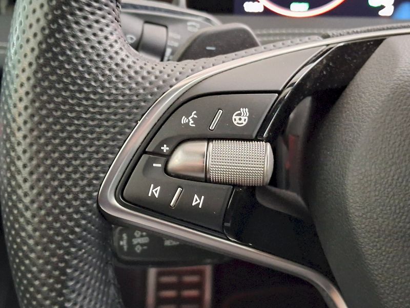 Škoda Superb (2025) iV SportLine DSG 1,5TSi 150kW - fotka 18 z 35
