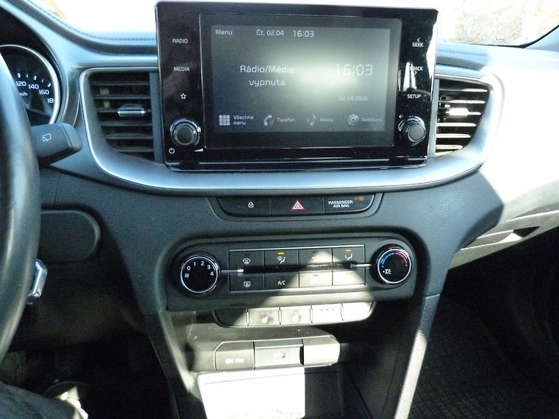 Kia Ceed 1.5 T-GDI  118 Kw DPH - fotka 15 z 20