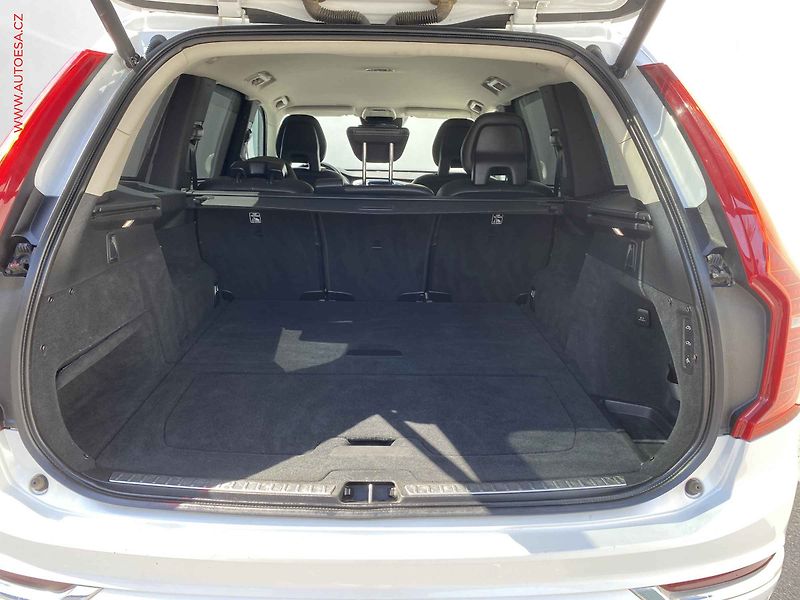 Volvo XC90 (2016) 2.0 D5 4x4, ČR, AT, LED - fotka 7 z 16