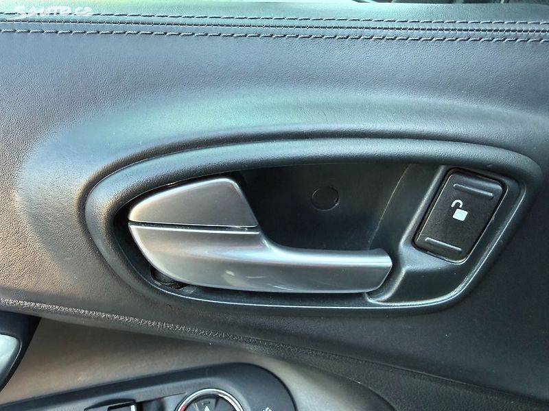 Ford S-MAX 2,2 TDCI 147kW 7míst - fotka 27 z 38