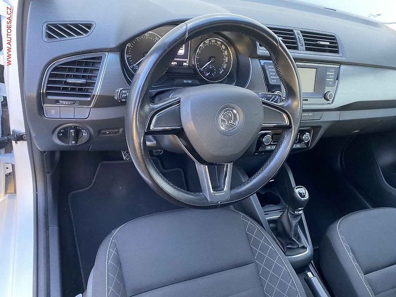 Škoda Fabia (2015) 1.2 TSi, Style, AC, park - fotka 12 z 18