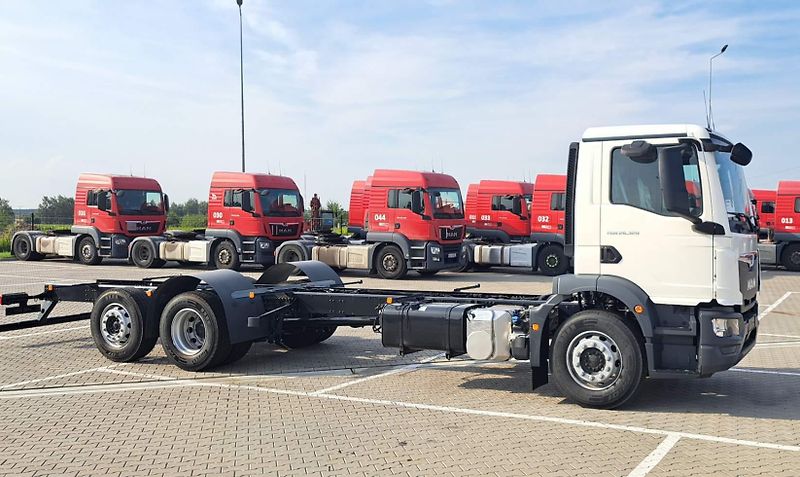 MAN TGM (2026) 26.320 6x2-4 / truck chassis - fotka 1 z 3