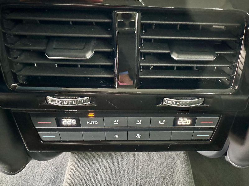 Volkswagen Touareg (2024) Model 2025, Kůže, VZDUCH,Tažné - fotka 14 z 40