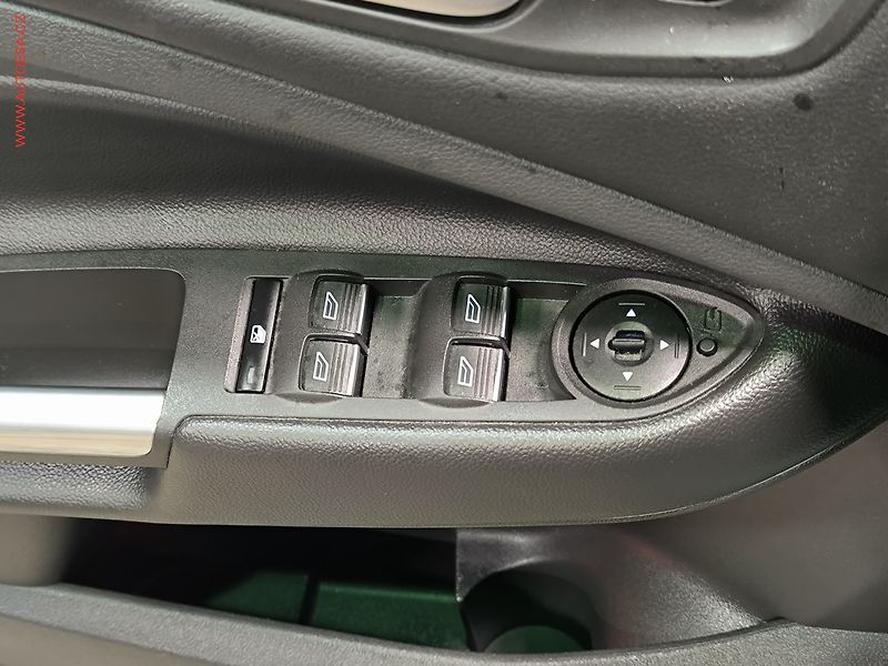 Ford Kuga (2019) 1.5T, 1.maj,ČR, Bixen, navi - fotka 16 z 16
