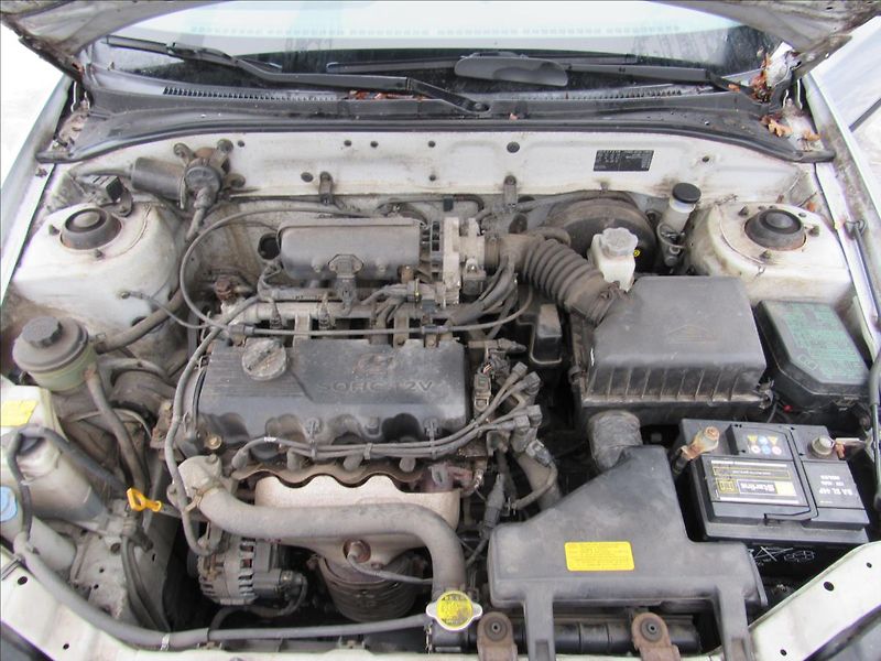 Hyundai Accent 1,3 63kW - fotka 22 z 23