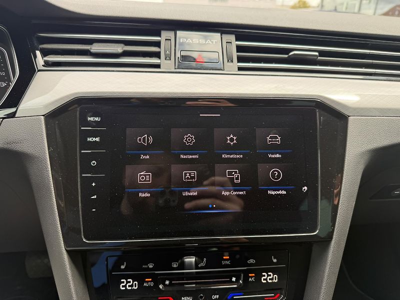 Volkswagen Passat 2.0 TDI 110kw DSG Variant - fotka 12 z 24