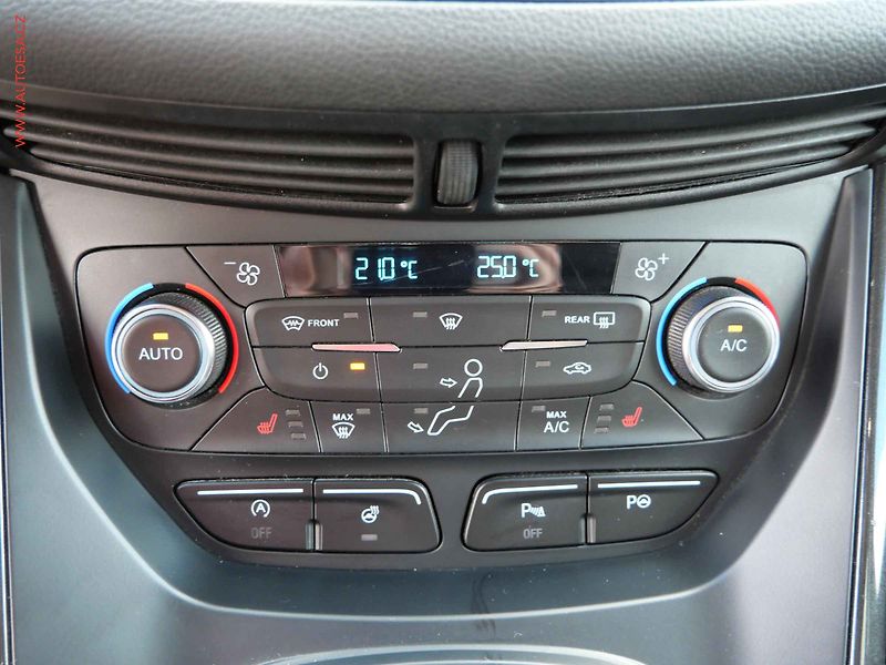 Ford Kuga (2018) 1.5EB, ČR, AT - fotka 18 z 27
