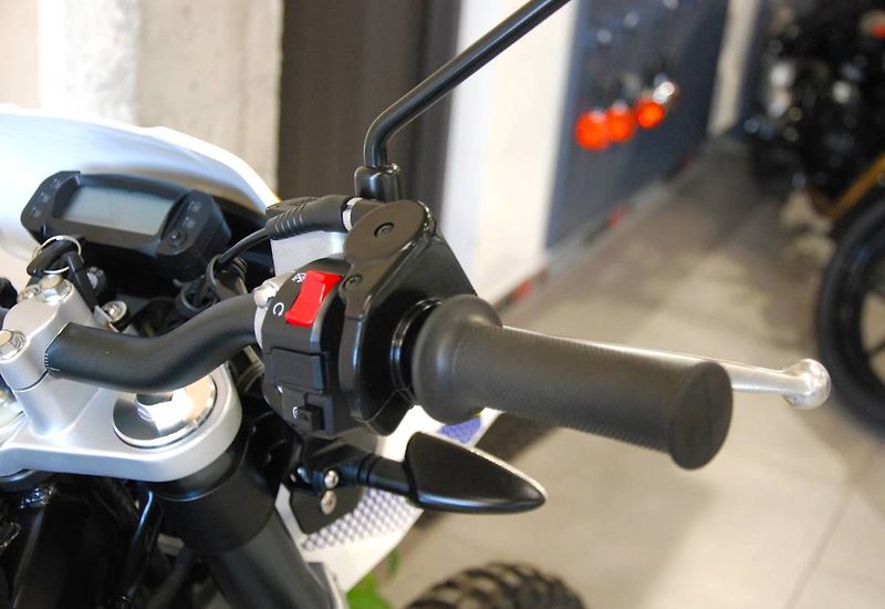 Ostatní (2022) UM DSR EX 125 - po 1.maj, stav - fotka 8 z 20