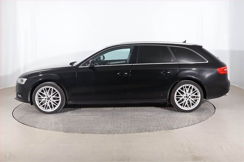 Audi A4 (2014) 2.0 TDI, Automat, Navi, Xenony - fotka 3 z 26