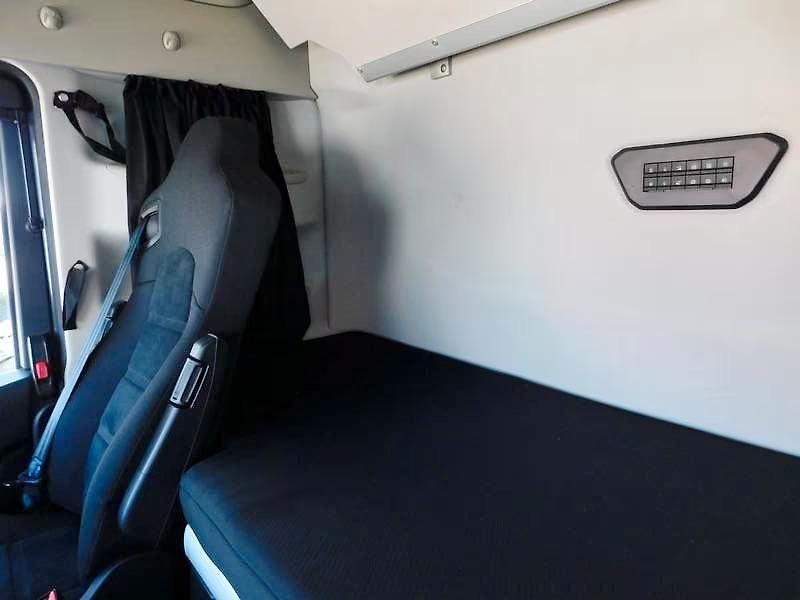 Iveco S-WAY (2024) 6x2 tahač EURO 6 - fotka 8 z 8