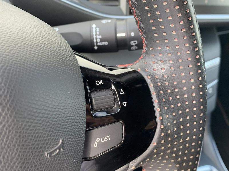 Peugeot 308 GTi 1.6 TURBO 270k MAN6 - fotka 20 z 31