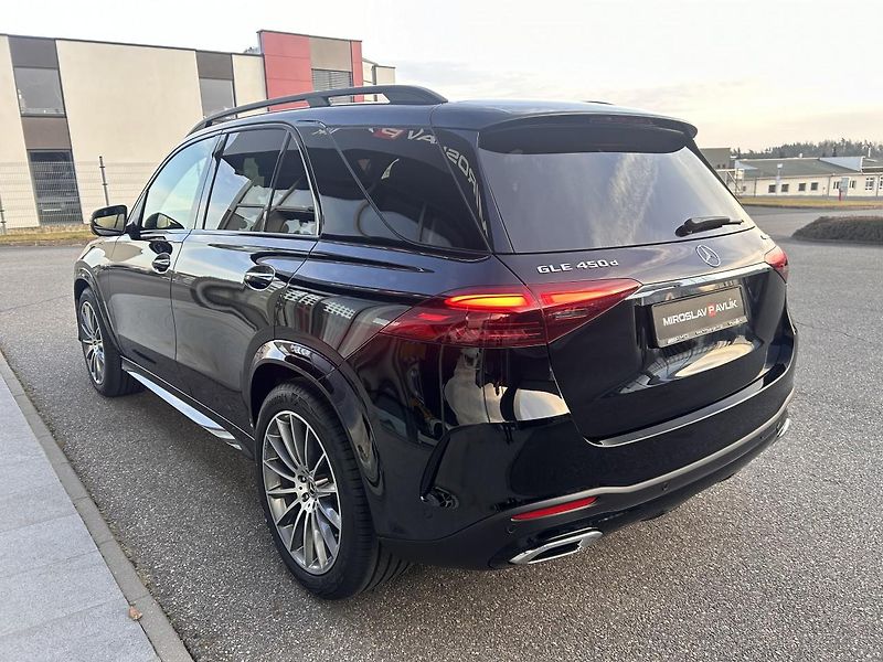 Mercedes-Benz GLE 450d 4MATIC AMG NIGHT - fotka 7 z 29