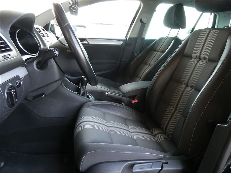 Volkswagen Golf 1,2 TSi 77kW Match,po rozvodec - fotka 16 z 53