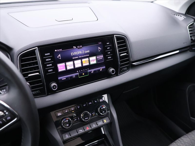 Škoda Karoq 2,0 TDI 85kW DSG Style CZ DPH - fotka 26 z 41