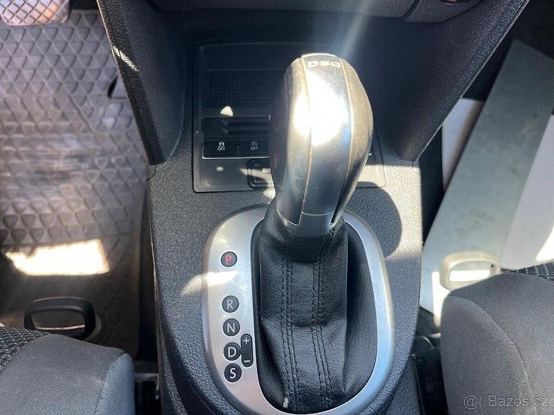 Volkswagen Touran (2013) - fotka 12 z 16