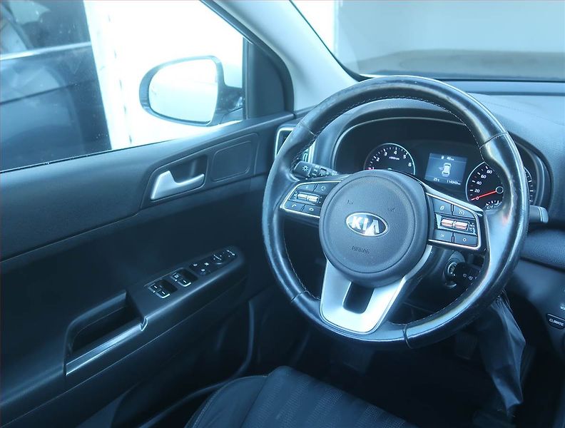 Kia Sportage (2018) Gold 1.6 T-GDI, Serv.kniha - fotka 7 z 15