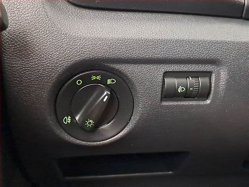 Škoda Fabia (2010) 1.2, po STK, jezdí dobře - fotka 16 z 16