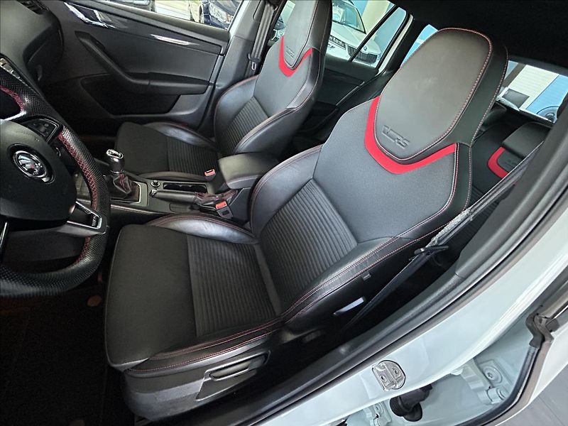 Škoda Octavia 2,0   TSI,RS,CHALLENGE,1.MAJIT - fotka 26 z 32